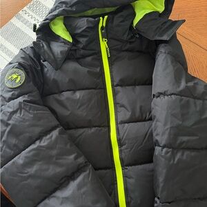 New without tag. Canada Weather Gear goose Jacket.